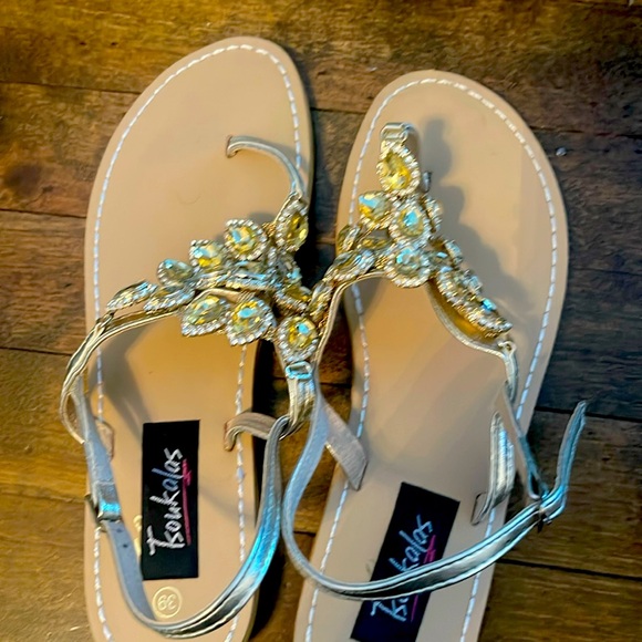 Sandals - Picture 1 of 5